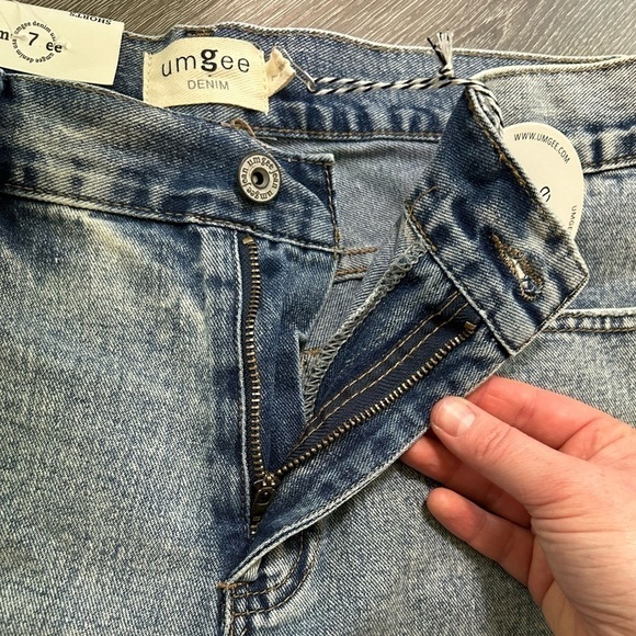 NWT Umgee Star Print High Waisted Denim Shorts Distressed Fray Acid Wash Size 7 - Picture 3 of 12